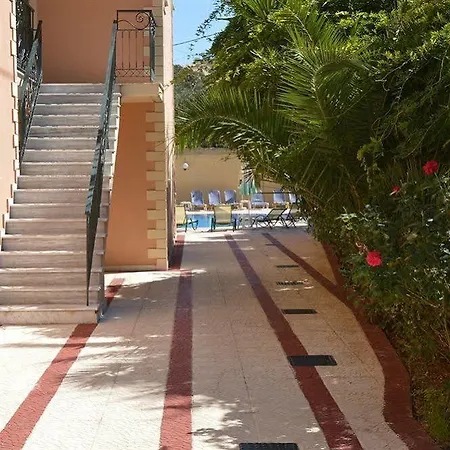 מלון דירות Philippos