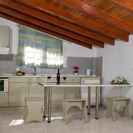 Philippos Aparthotel 4*